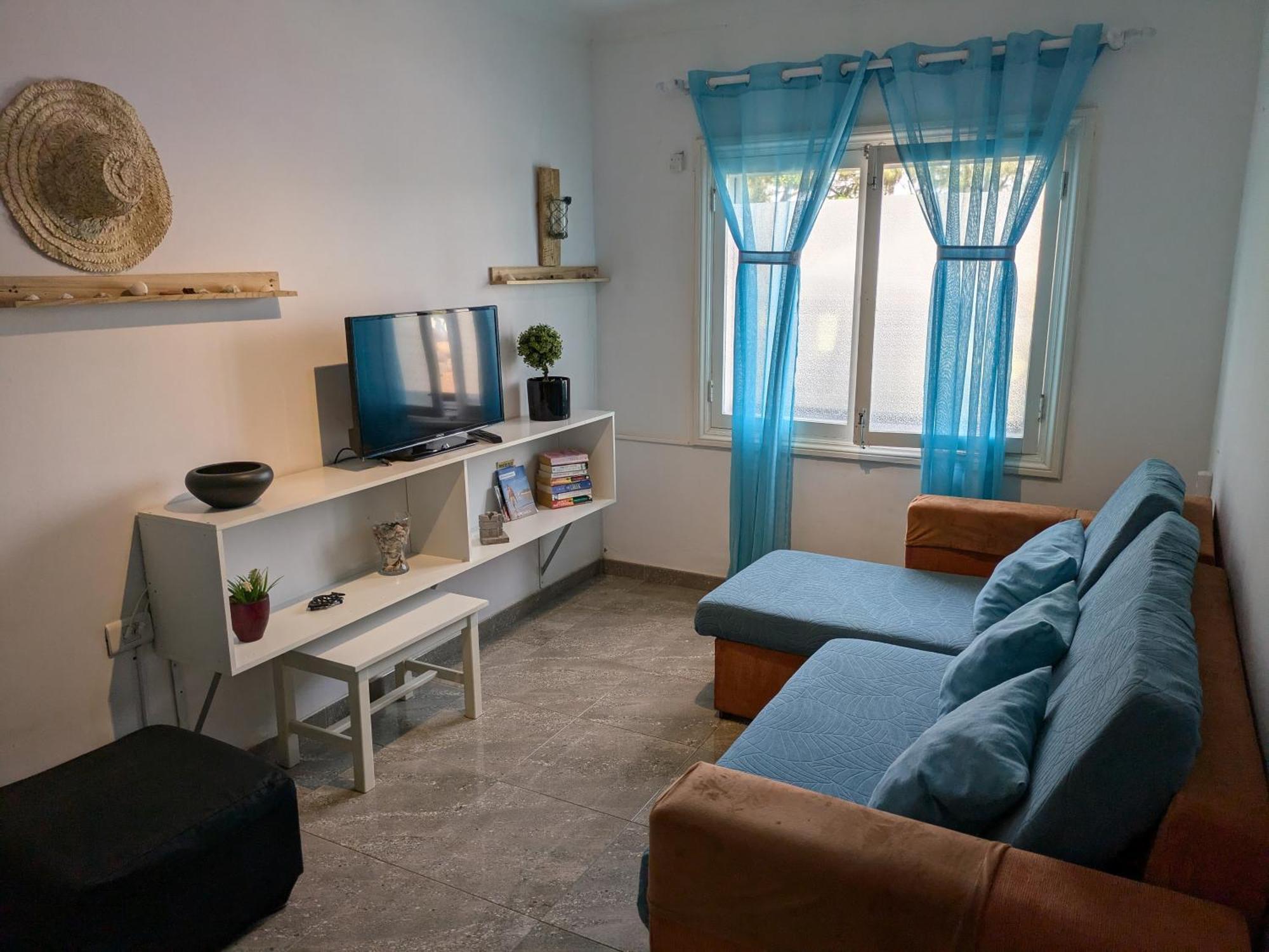 Burero Beach Stay - Comfy - Near Airport & Beaches El Burrero Pokoj fotografie